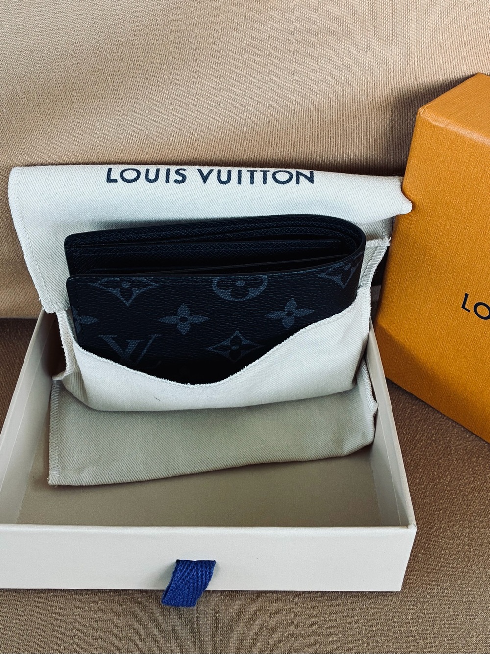 👔 Louis Vuitton Slender Eclipse NWOT w COA - Picture 4 of 17